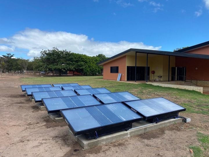 Solar-powered hydropanels
